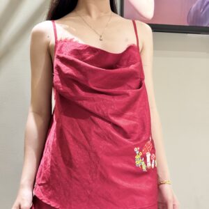 Dáng suông thắt nơ vai